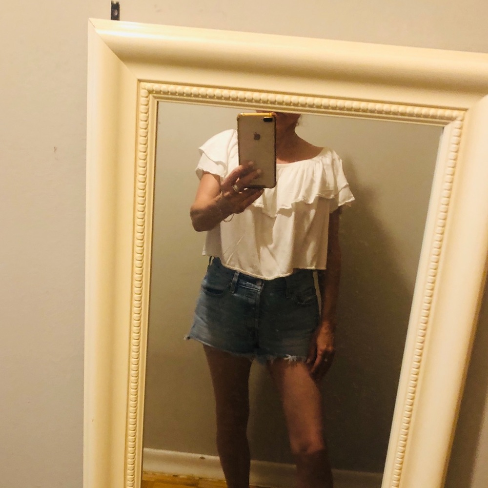 Heart Hips White Off-Shoulder Ruffle Top - Picture 4 of 5